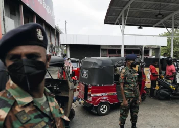 Will armed personnel be withdrawn from gas stations?