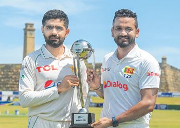 Pakistan poised to win the first test