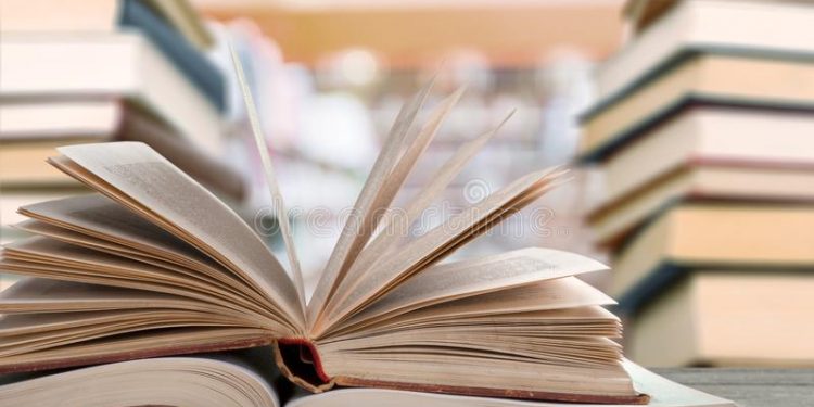Three academics filed a FR regarding the current economic crisis. fixed for support