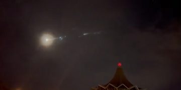 Parts of the 25-ton Chinese rocket in space fall to Earth!