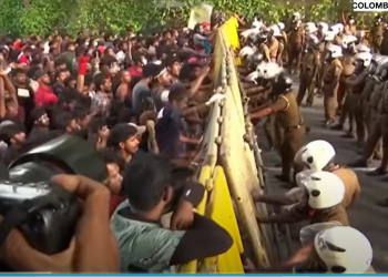 Sri Lankan anti-govt protesters storm President Rajapaksa’s residence