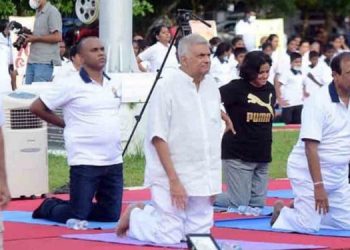The finance minister should give Kanchana dollars to bring oil! If not, a full-time finance minister ought to be chosen! President is requested by Pohottuwa MPs!