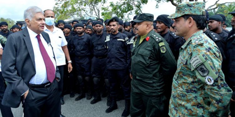 Ranil stop the car to talk to security forces!