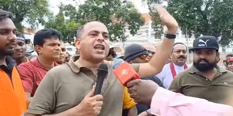 Illegally elected president at the mercy of pohottuwa MPs! No one supports an oppressed country!  (VIDEO)