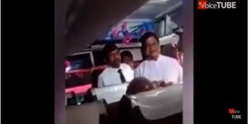 Passengers Confront Bandula on Bus (VIDEO)