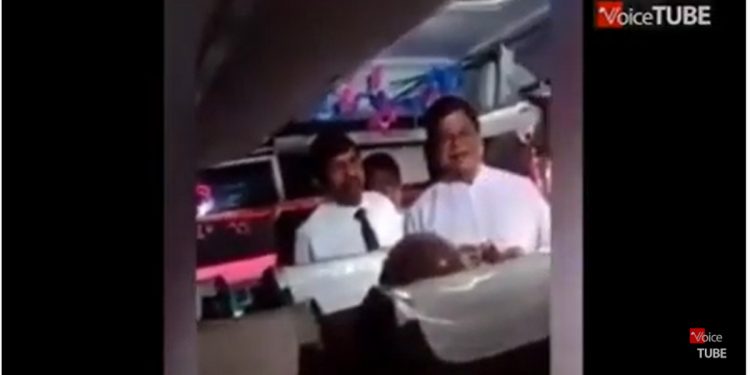 Passengers Confront Bandula on Bus (VIDEO)