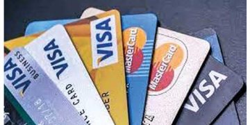Credit card balances slump reflecting spending squeeze amid soaring inflation 
