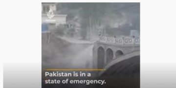 Pakistan declares national emergency as flood toll nears 1,000 (Video)