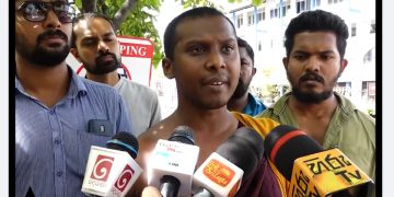 The second phase of the struggle begins:  Youth protestors deliver a memorandum to all embassies against government repression! (VIDEO)