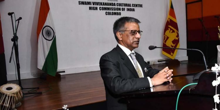 Scholarships for 18 Hindi students to study in India