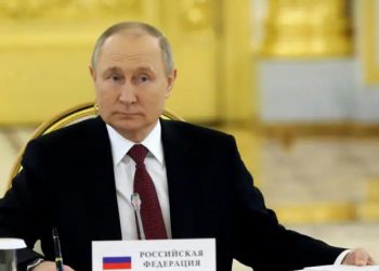 Investors have bid on almost $1 billion in Russian bonds since sanctions were temporarily eased.
