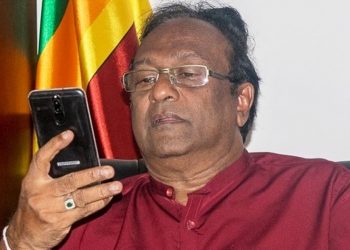 National flag-bearers opposed Buddhist flag-bearer Sarath Weerasekhara in Torrington. (VIDEO)