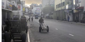 Fitch Warns : Sri Lanka May Default on Local Bonds