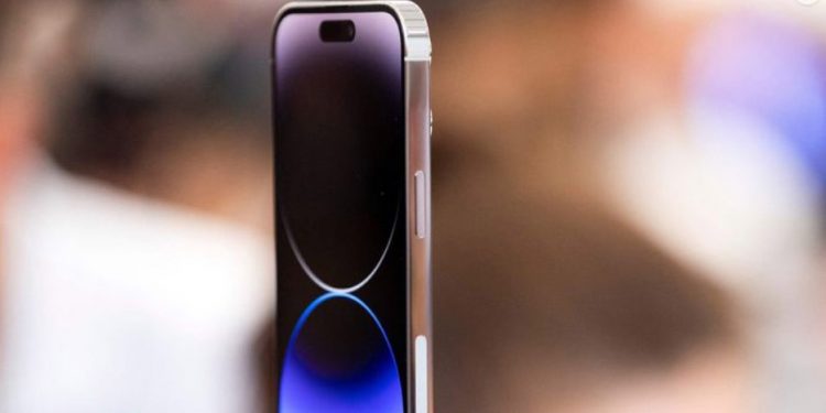 iPhone 14 reviews say to go Pro, unless you’re replacing an older phone and looking to save