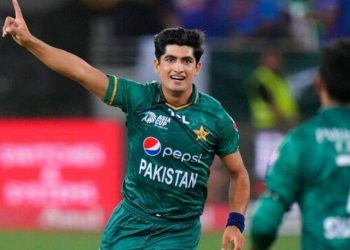 Naseem Sha seals victory for Pakistan.