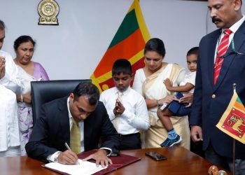 New Minister of State for Defense Starts Work! (PHOTOS)