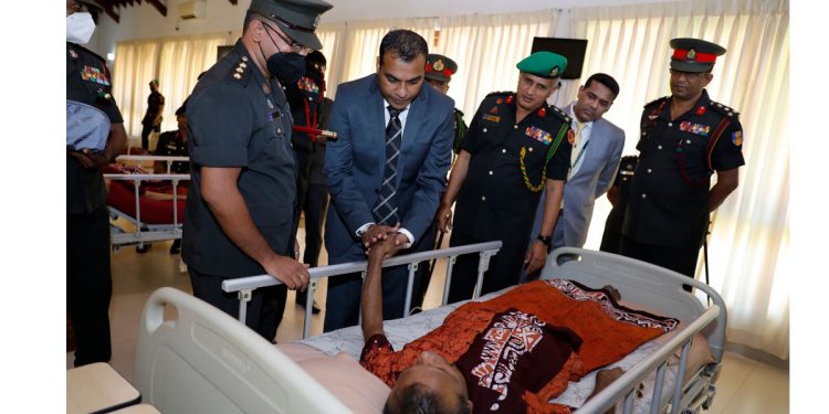 State minister of Defense Pramitha Bandara honoured war heroes.