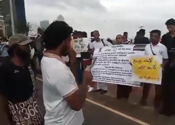 Today is 9 / 9 ! Strugglers gather at Galle face once again!  Police on alert ! (VIDEO)