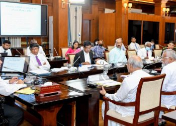 Ranil advised officials to organise 75th Independence Day celebration in a special way, at a low cost in spite of the current economic situation((PHOTOS)