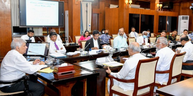 Ranil advised officials to organise 75th Independence Day celebration in a special way, at a low cost in spite of the current economic situation((PHOTOS)