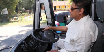 Why did the opposition leader drive a bus on Monaragala main road? (VIDEO & PHOTOS)
