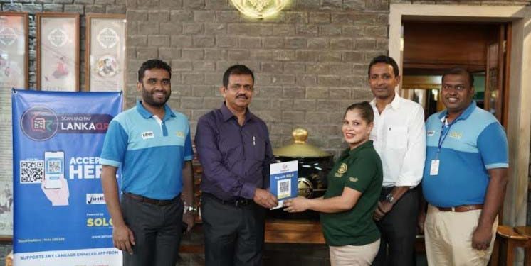 HNB increases the LANKAQR merchant community with Majestic City retailers.