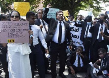 Lawyers will hold a protest campaign against police abuse of nonviolent protestors at Galle Face today.