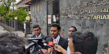 Do not fall victim to the government’s games! Hold elections right away! The young legal force is headed to the Election Commission! (PHOTOS)