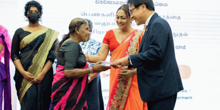 UN Women and Japan support Sri Lankan women entrepreneurs during the crisis.