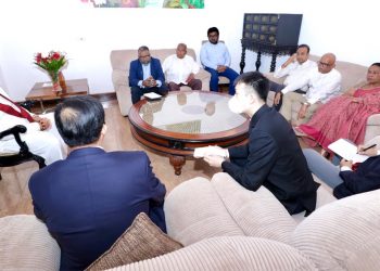 Mahinda accompanied the MPs and met the Chinese ambassador! (PHOTOS)