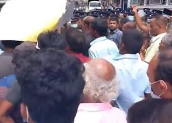 Protesters opposed Mahinda’s rally: All 15 protesters arrested by police in the afternoon were released by courts in the evening.