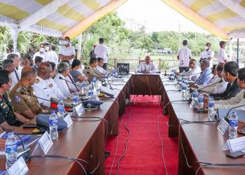 Ranil discusses Trincomalee development with India .