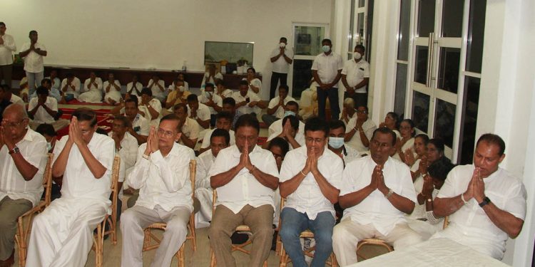 Dayasiri’s homage to the party’s founder reunited some former members. (VIDEO)