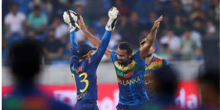 Asian champions Sri Lanka grab centre stage in T20 World Cup opener