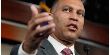 Rep. Hakeem Jeffries poised to succeed Pelosi, would be 1st Black leader in Congress