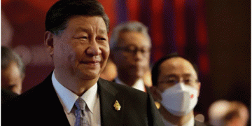 Xi Looks Away From Putin Toward West in World Stage Return