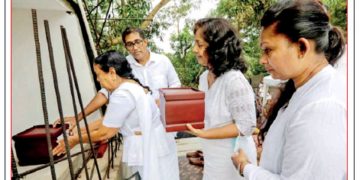 Student honours cherished teacher. Nanda Malini cements Pandith Amaradeva’s ashes. State broke promise
