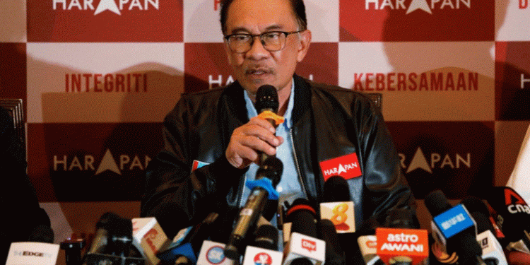 No clear winner as Malaysia election ends in hung parliament