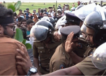 Cops block Aragalaya remembrance in Colombo