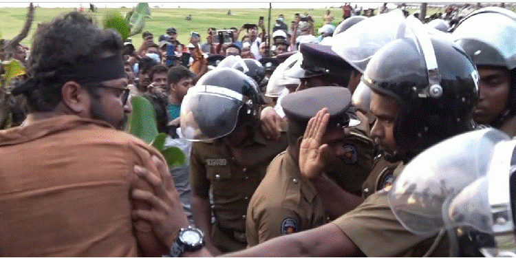 Cops block Aragalaya remembrance in Colombo