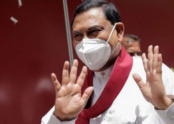 We were the first to inform the nation! Basil arrived in Sri Lanka early this morning! People from Pohottuwa have travelled to Katunayake to welcome Basil. (VIDEO)