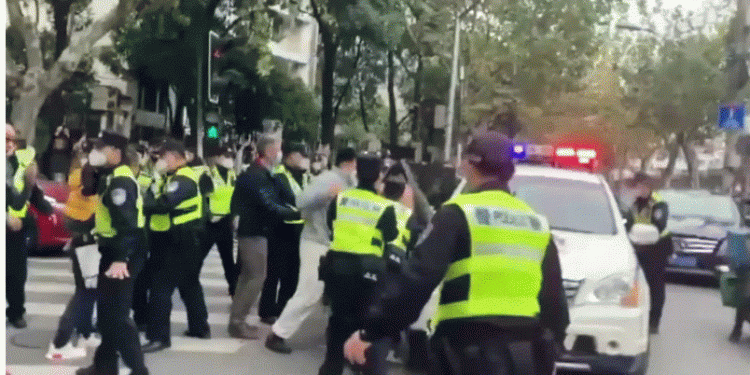 China Covid: Shocking protests are huge challenge for China’s leaders