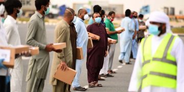 Sri Lankans went to Dubai on tourist visas: no jobs ! found begging on the streets! some girls being molested!