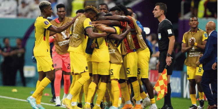 Hosts Qatar overwhelmed by Ecuador in opening World Cup match