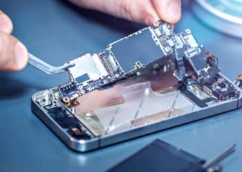Beware of beastly mobile phone repairmen.