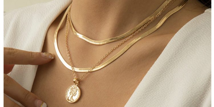 Sri Lanka to ban air passengers from wearing Gold jewellery of more than 22 carats
