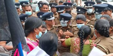 When Ranil first visited Vavuniya as president, black flag protests were organised! (PHOTOS)