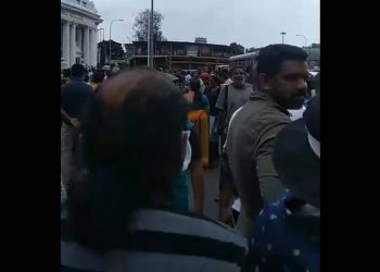 The struggle leaders are gathering near Maradana’s Elphinstone Theater! Livestream here! (VIDEO)