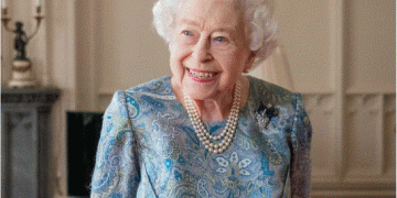 Queen Elizabeth II Reportedly Started a Shocking & Unexpected Friendship With This A-List Actor Weeks Before Her Death