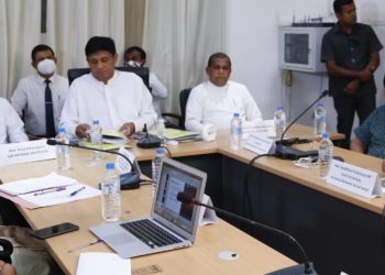 Rajitha Senarathna, reported to join the government, is in a meeting with opposition leader.